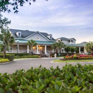 Enjoy Family and Friends in a 2BD resort condo lots of amenities onsite including lazy river