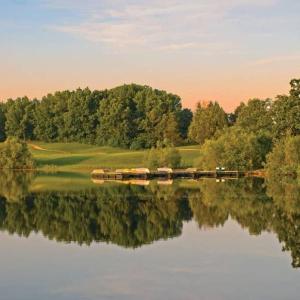 Beautiful 2BD condo in lakefront resort with lots of outdoor onsite activities