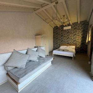 Tuvo Houses