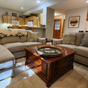 Woods Way Hideaway - minutes from Petoskey & Harbor Springs - close to beaches skiing & more!