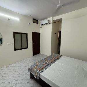 Pipewalas house I Near Kashi Vishwanath