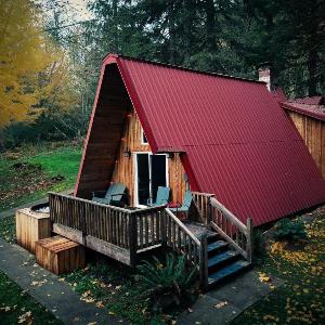 Tilted Timbers Cabin - Hot Tub - wifi