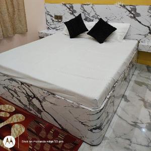 Yash Paying Guest House