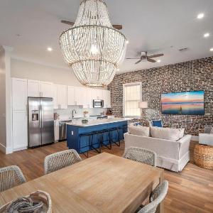 Harbor House Suite A