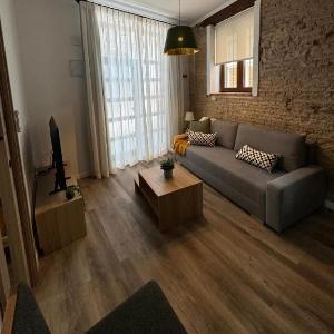 Modern 1 Bedroom Apt in Historic Center • Ground F