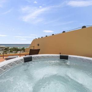 Beachfront -Bella Vista Penthouse 2BR condo - E523