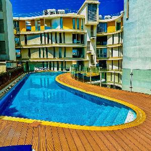 Charming City Centre Apt w Pool - City Flats 303
