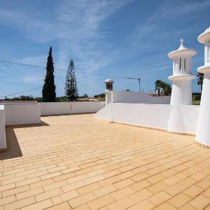 Pomba beautifully renovated with heated pool!