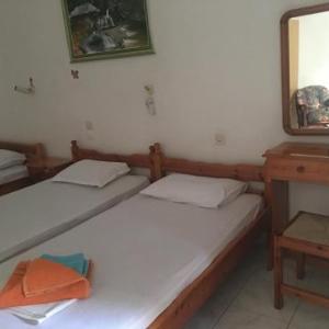 Capella Skiathos Town