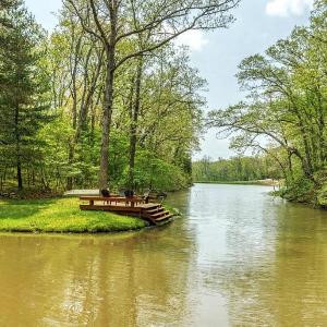 Hideaway Lake Chalet