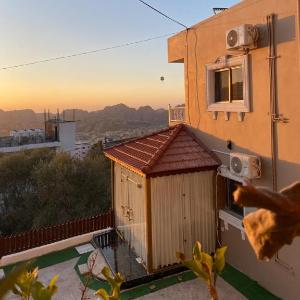 Eighth Wonders Hotel