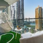 Skyline Serenity Holiday Home I Urban 2 Bedroom Apartment I Burj Khalifa & Fountain Views I Free Gym Pool Parking Wi-Fi and PS5 Dubai 