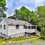 Hunter Hideaway with Hot Tub New York