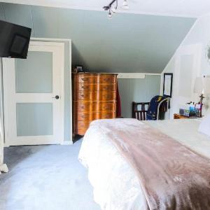 Cozy Rustic Bliss Seconds from Windham Mt Resort
