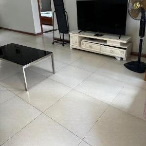 Large 2-Bedroom Apartment-Free Parking-Great Location