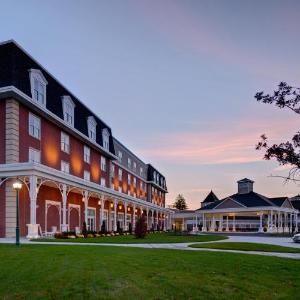 Hotels near Skidmore College - Saratoga Casino Hotel