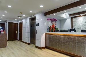 Flushing Central Hotel, Flushing