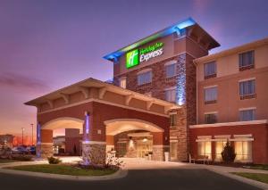 Holiday Inn Express & Suites Overland Park, an IHG Hotel, Overland Park