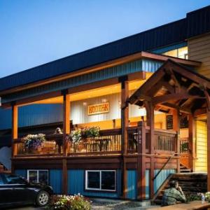 The Raging Elk Adventure Lodging