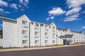 Microtel Inn & Suites by Wyndham Holland, Holland
