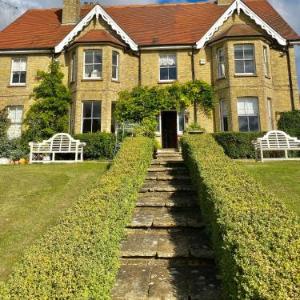Hotels near The Lamex Stadium Stevenage - Lodge Farm Bed & Breakfast