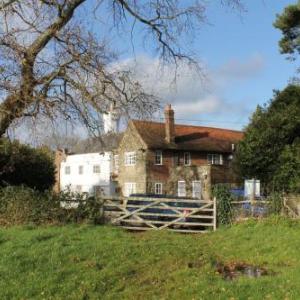 Hotels near Goodwood Racecourse - Chequers Hotel