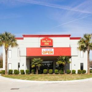 Econo Lodge Inn & Suites