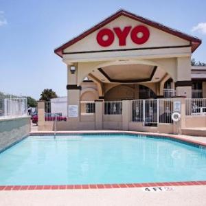 OYO Hotel McAllen Airport South - 1 mi from McAllen Medical Center