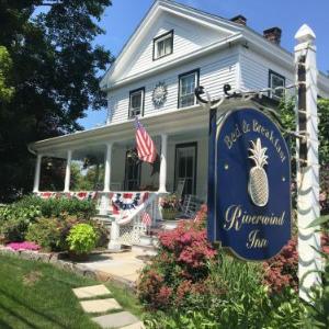 Hotels near Norma Terris Theatre - Riverwind Inn Bed And Breakfast