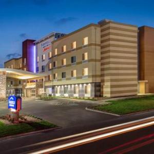 Hotels near Flag Theatre Hutchinson - Fairfield Inn & Suites by Marriott Hutchinson