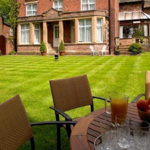 Hotels near Macclesfield Rugby Union Football Club - The White House Manor
