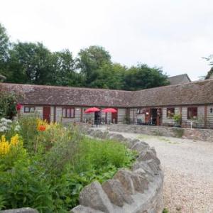 Kingston Country Courtyard