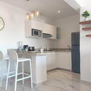 Beautiful Studio Very Close To The Beach and 5th Avenue