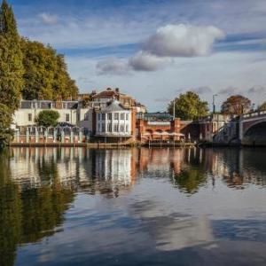 Hotels near Hampton Court Palace - Mitre Hotel
