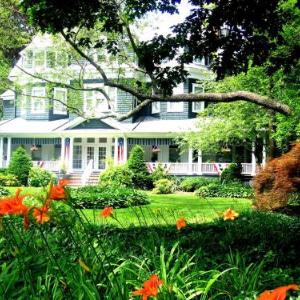 Hotels near Pollak Theatre - Cedars & Beeches Bed & Breakfast