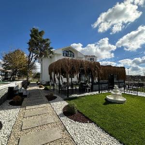 Twins Airport Hotel