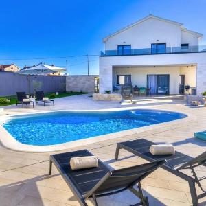 Pool Villa One /w Sauna and Jacuzzi