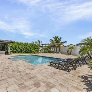 Soak up the Sun - Saltwater pool spacious fenced-in backyard home