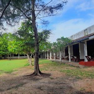 Happy Beach hotel nilaveli