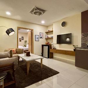 The Skyluxe Designer Suite with Rooftop Pool