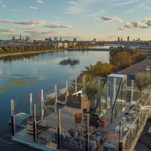 Central Penthouse with Private Rooftop Terrace