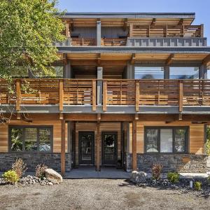 Sisters Summit Villa by WeekAway Vacations
