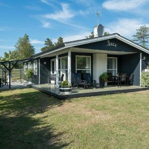 Stunning Home In Ebeltoft With 3 Bedrooms And Internet