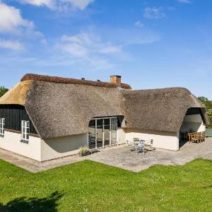 Awesome Home In Glesborg With 3 Bedrooms