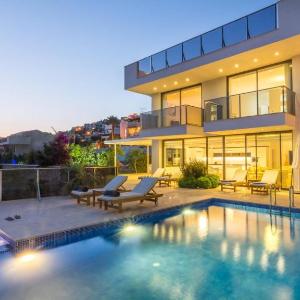 Sea View 5-Bedroom Villa in Kalkan with Private Pool & Garden