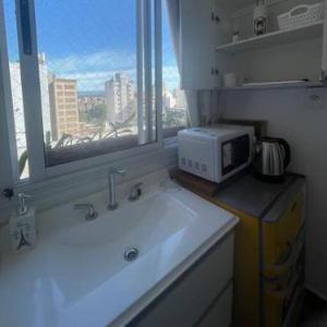Mini depto sin cocina tiene freidora de aire y microondas en la mejor ubicación