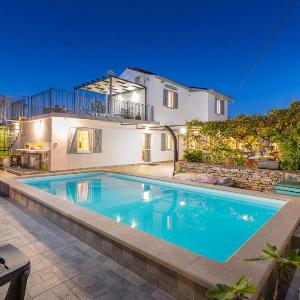Holiday home Dioniza by Villsy- with private pool and jacuzzi