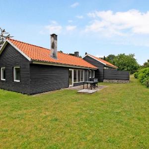 Beautiful Home In Ebeltoft With 5 Bedrooms And Wifi