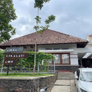 Emaki Bumi Singgah