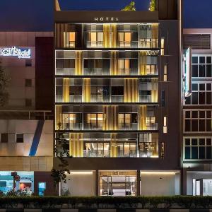 A Hotel Bugis 11Hrs Stay From 8PM To 9AM